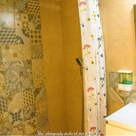 Happy Travellers Апартаменти *